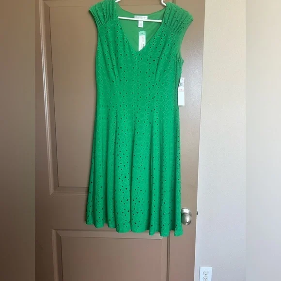 London Times Green Midi women’s dresses - Picture 2 of 5